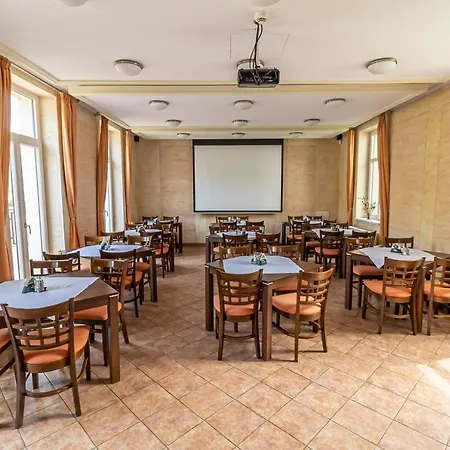 Hotel Letni Pobyt Na Hotelu Samechov V Posazavi 3*